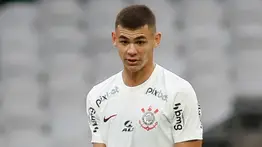 Nuevo fichaje brasileño del PSG llega lesionado al club y deberá operarse