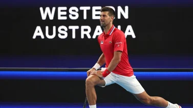 ¡Malas noticias! Djokovic registra su primera derrota de 2024 y es duda para el Open de Australia (+Video)