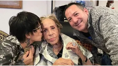 ¿Hay que preocuparse? Publican foto de Silvia Pinal luego de salir del hospital