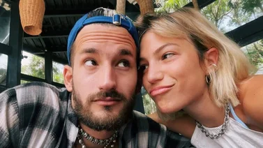 Ricky Montaner le monta los cachos a su novia Stefi Roitman 