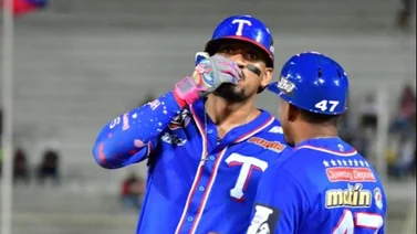 LVBP: ¡La Bala! Poder de Danry Vázquez adelanta a Tiburones sobre Cardenales (+Video)