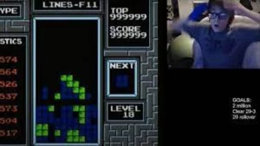 ¡Lo impensado! Un joven de tan solo 13 años logró vencer al tetris por primera vez en la historia (+Video)