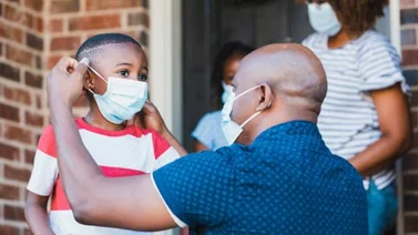 Vuelve el COVID: Hospitales de Estados Unidos retoman el uso de las mascarillas