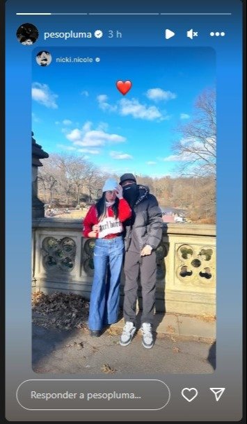 Nicki Nicole comparte una foto de vacaciones con Peso Pluma 