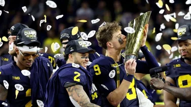 La NCAA aprueba nuevas reglas para proteger a los atletas de agentes "sin escrúpulos"