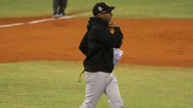 LVBP: ¡Lo vuelven a botar! José Alguacil es expulsado del duelo Leones vs Tiburones