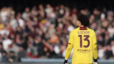 Ochoa vuelve a la portería con una amarga derrota ante el Napoli Ochoa vuelve a la portería con una amarga derrota ante el Napoli