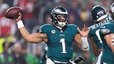 Este pase de Jalen Hurts mantiene a los Eagles en el juego (+Video) Este pase de Jalen Hurts mantiene a los Eagles en el juego (+Video)