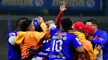 LVBP: Mira las claves del triunfo de Tiburones de La Guaira que le permite escribir su nombre en la final (+Video)