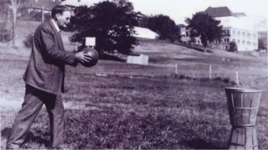 NBA: ¡Gracias, "papá" Naismith! Estas eran las reglas originales del baloncesto a 133 años de su "creación"