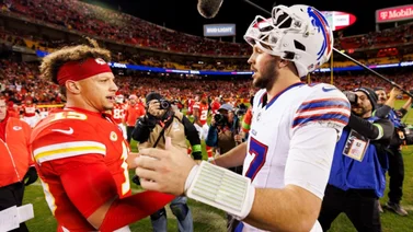 Mahomes vs Allen: Quién prevalecerá en el choque de estilos iguales (+Video)