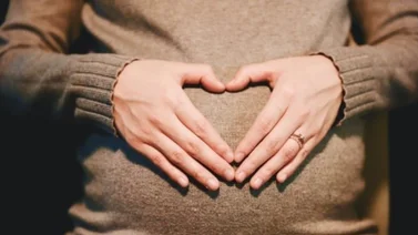 ¡Insólito! Hombre embaraza a cinco mujeres y celebra un “Baby Shower” conjunto 