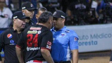 LVBP: ¿Por qué fueron expulsados Rodrigo Benoit y Henry Blanco del segundo de la Final Cardenales vs Tiburones?