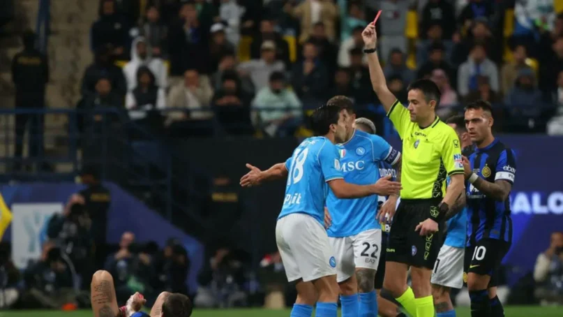 ¡Escándalo! Esto dijo un colegiado italiano sobre decisiones polémicas en la Serie A