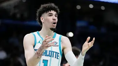 NBA: ¡Un bombazo! Utah Jazz estaría al borde de reclutar a esta superestrella de los Charlotte Hornets. NBA: ¡Un bombazo! Utah Jazz estaría al borde de reclutar a esta superestrella de los Charlotte Hornets.