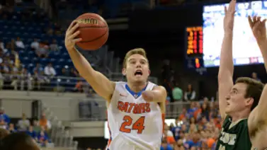 NBA: ¡Historia de superación! Joven que perdió un brazo se lanza al Draft NBA: ¡Historia de superación! Joven que perdió un brazo se lanza al Draft