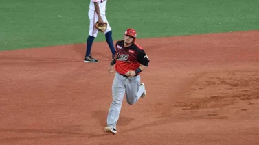 LVBP: ¡Puro poder! Yojhan Quevedo también se vuela la barda y amplía diferencia de Cardenales (+video)