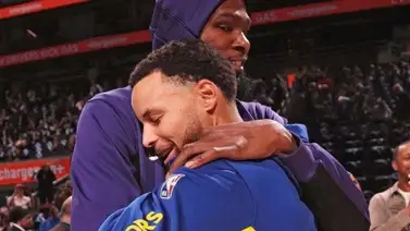 NBA: ¡No los soporta! Kevin Durant menosprecia el homenaje que planea dedicarle uno de sus ex equipos NBA: ¡No los soporta! Kevin Durant menosprecia el homenaje que planea dedicarle uno de sus ex equipos