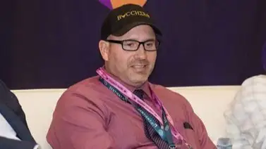 Entrenador de purasangres se retira victorioso al ganar en su última actuación Entrenador de purasangres se retira victorioso al ganar en su última actuación