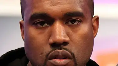 ¡Ave María Purísima! Así es como a Kanye West “se le volaron los tapones” contra reportera ¡Ave María Purísima! Así es como a Kanye West “se le volaron los tapones” contra reportera