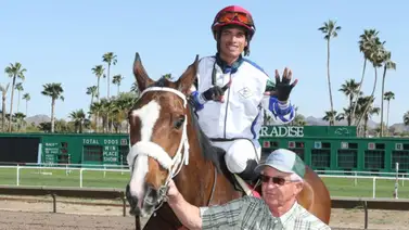 Jockey venezolano gana en el día inaugural del meeting en este hipódromo de Estadios Unidos Jockey venezolano gana en el día inaugural del meeting en este hipódromo de Estadios Unidos