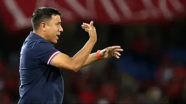 Los aficionados del América de Cali se rinden a César Farías tras su éxitoso debut (+Video) Los aficionados del América de Cali se rinden a César Farías tras su éxitoso debut (+Video)