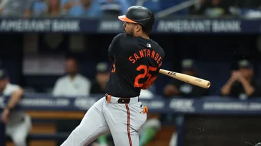 MLB: Este equipo lleva la delantera en la disputa por Anthony Santander (+video)