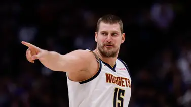 Nikola Jokić hace historia en la NBA con una actuación sin precedentes Nikola Jokić hace historia en la NBA con una actuación sin precedentes