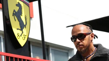 Lewis Hamilton oficialmente forma parte de la escudería Ferrari