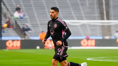 Luis Suárez se vistió de héroe en Uruguay fuera de los terrenos de juego Luis Suárez se vistió de héroe en Uruguay fuera de los terrenos de juego