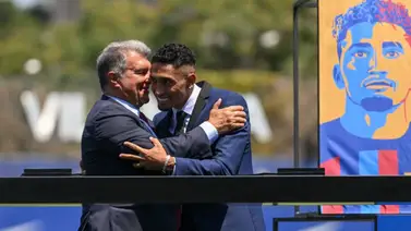 Joan Laporta habla con Raphinha tras sus declaraciones sobre el "Caso Olmo" (+Video) Joan Laporta habla con Raphinha tras sus declaraciones sobre el "Caso Olmo" (+Video)