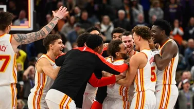 NBA: ¡Increíble! El casi imposible tiro ganador de Trae Young (+video)