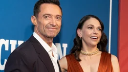 Hugh Jackman y Sutton Foster confirman su noviazgo en una romántica cita 