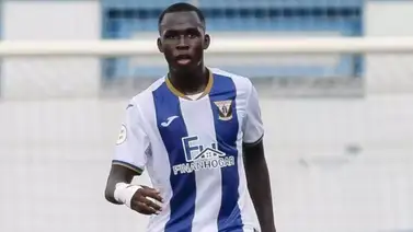 Lamini Fati firmó oficialmente su contrato con el Real Madrid Lamini Fati firmó oficialmente su contrato con el Real Madrid