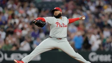 MLB: José Alvarado tiene este enorme gesto con su menor del beisbol (+Video)