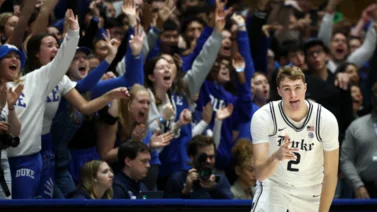 ¿El nuevo LeBron James? Cooper Flagg ilusiona con histórica actuación en la NCAA