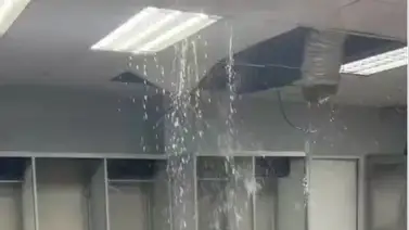 LIDOM: Inundación en el clubhouse de Visitantes del estadio Quisqueya afecta a las Águilas LIDOM: Inundación en el clubhouse de Visitantes del estadio Quisqueya afecta a las Águilas