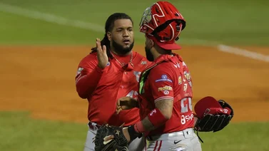 LVBP: Arnaldo Hernández se convierte en un histórico de Cardenales gracias a este récord (+Video)