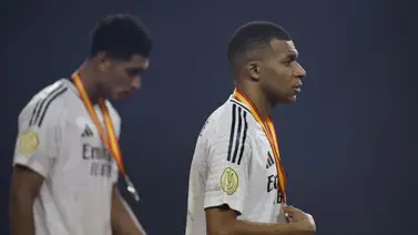 Lo que hizo Kylian Mbappé con la medalla de subcampeón de la Supercopa de España Lo que hizo Kylian Mbappé con la medalla de subcampeón de la Supercopa de España
