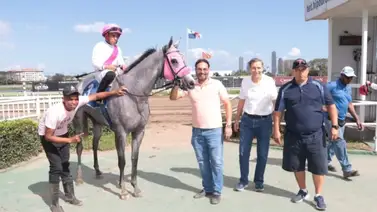 Disfruta de las cuatro victorias del entrenador Mario Estévez en Panamá Disfruta de las cuatro victorias del entrenador Mario Estévez en Panamá