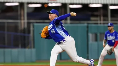 LBPRC: Este lanzador venezolano se hizo con dos premios en la pelota boricua (+Detalles)