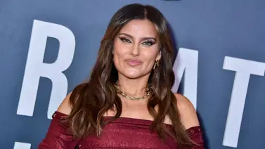 Nelly Furtado se "roba todas las miradas" con sensual traje de baño Nelly Furtado se "roba todas las miradas" con sensual traje de baño