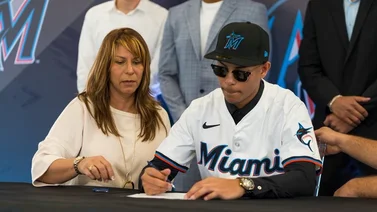 MLB: Hermano de Ethan Salas firma con los Marlins por este millonario bono