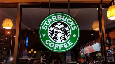 Starbucks cambia sus políticas de consumo para clientes