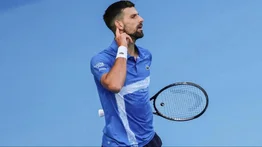 Novak Djokovic se abrió paso hasta la cuarta ronda del Abierto de Australia