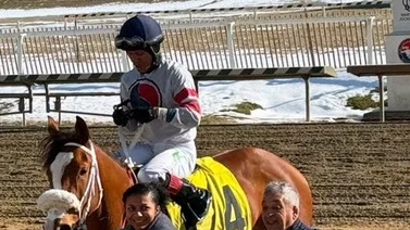 Jockey venezolano nominado a los Eclipse Awards gana la primera del 2025