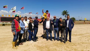 Paprika se queda con la primera selectiva del 2025 en Valencia