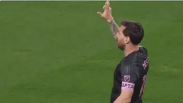 Messi celebra su primer gol del año con un gesto polémico ante la afición mexicana Messi celebra su primer gol del año con un gesto polémico ante la afición mexicana