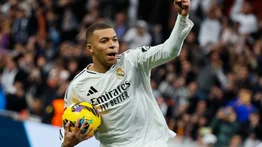 Real Madrid golea a Las Palmas y celebra el liderato de LaLiga (RESUMEN) 