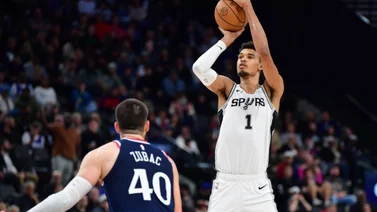 NBA: ¡Desafiando los límites! Victor Wembanyama con un impresionante triple en step back (+Video)